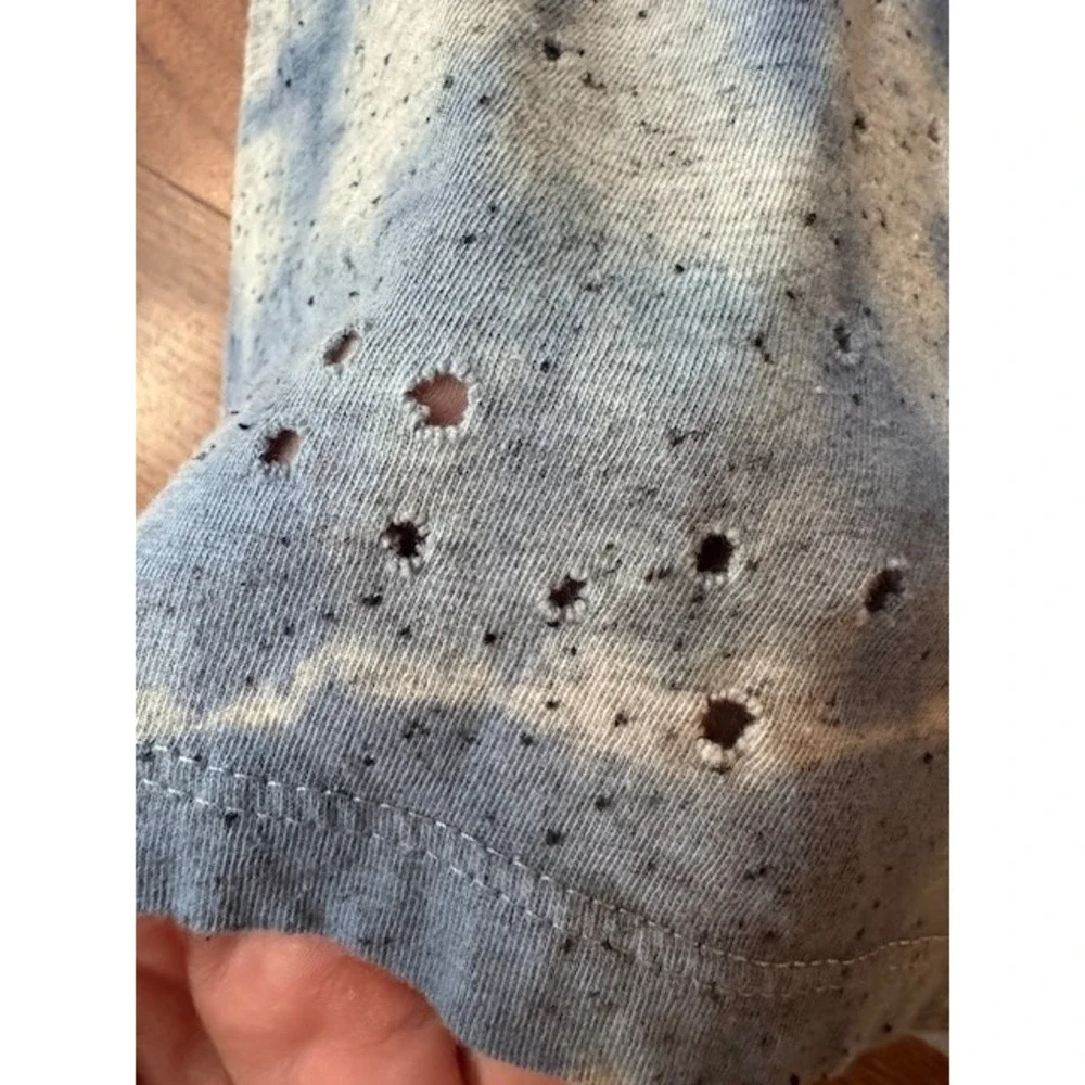Guess Tie Dye T Shirt‎ Mens XS Short Sleeve Crewneck White Blue Destroyed Holes - Picture 3 of 14